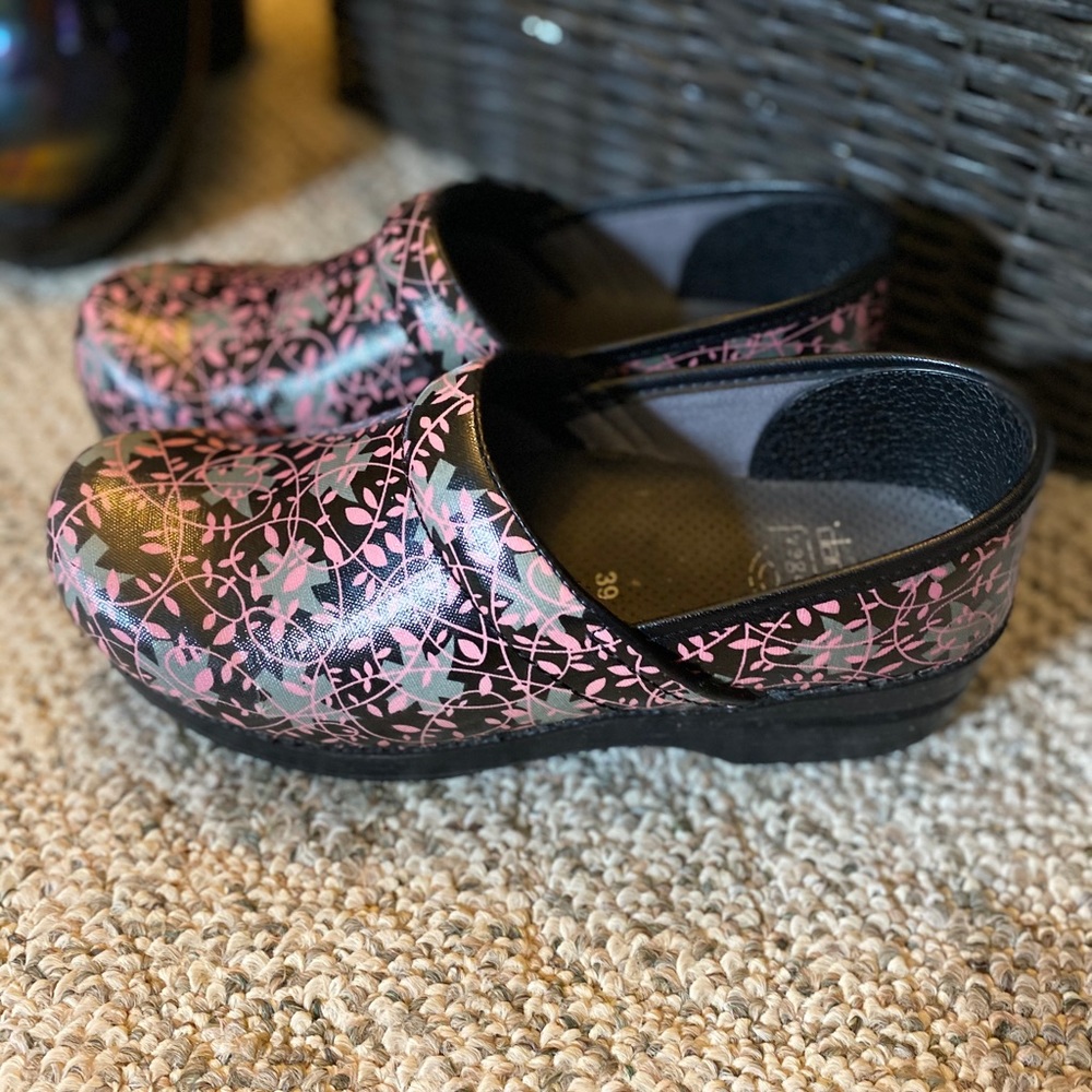 Dansko Vegan Pink Vines Clog